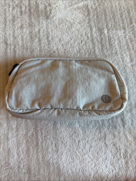 lululemon athletica Handbags - lululemon athletica Light Gray everywhere belt bag mini